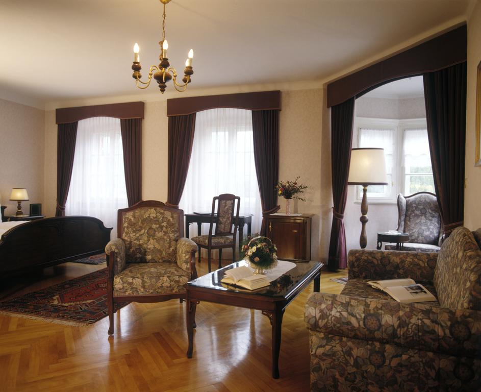 Schlosshotel Post Edelfreisitz Sprengenstein Имст Екстериор снимка