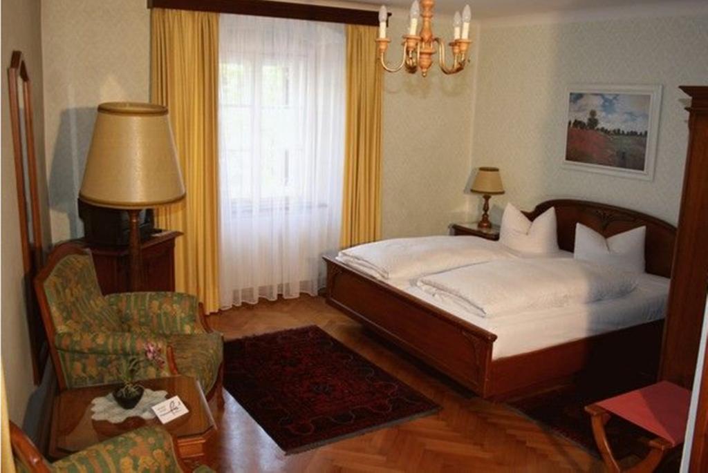 Schlosshotel Post Edelfreisitz Sprengenstein Имст Екстериор снимка
