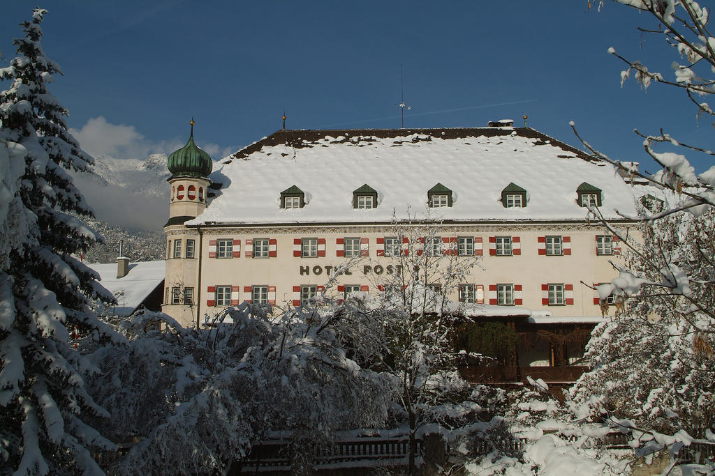 Schlosshotel Post Edelfreisitz Sprengenstein Имст Стая снимка